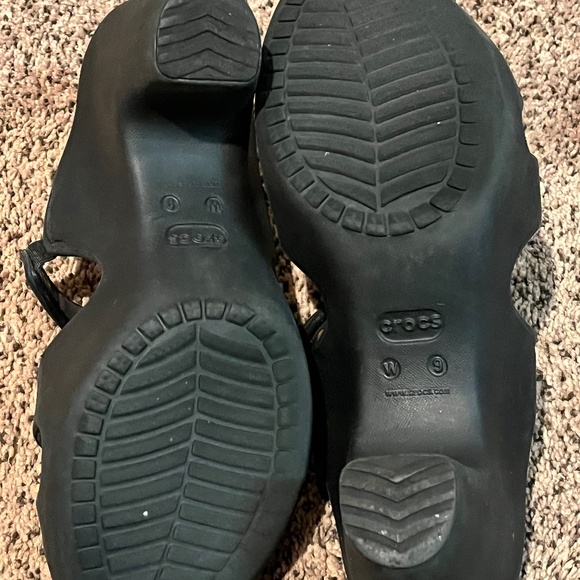 CROCS heels (Black & white) Size 9 - Picture 6 of 9